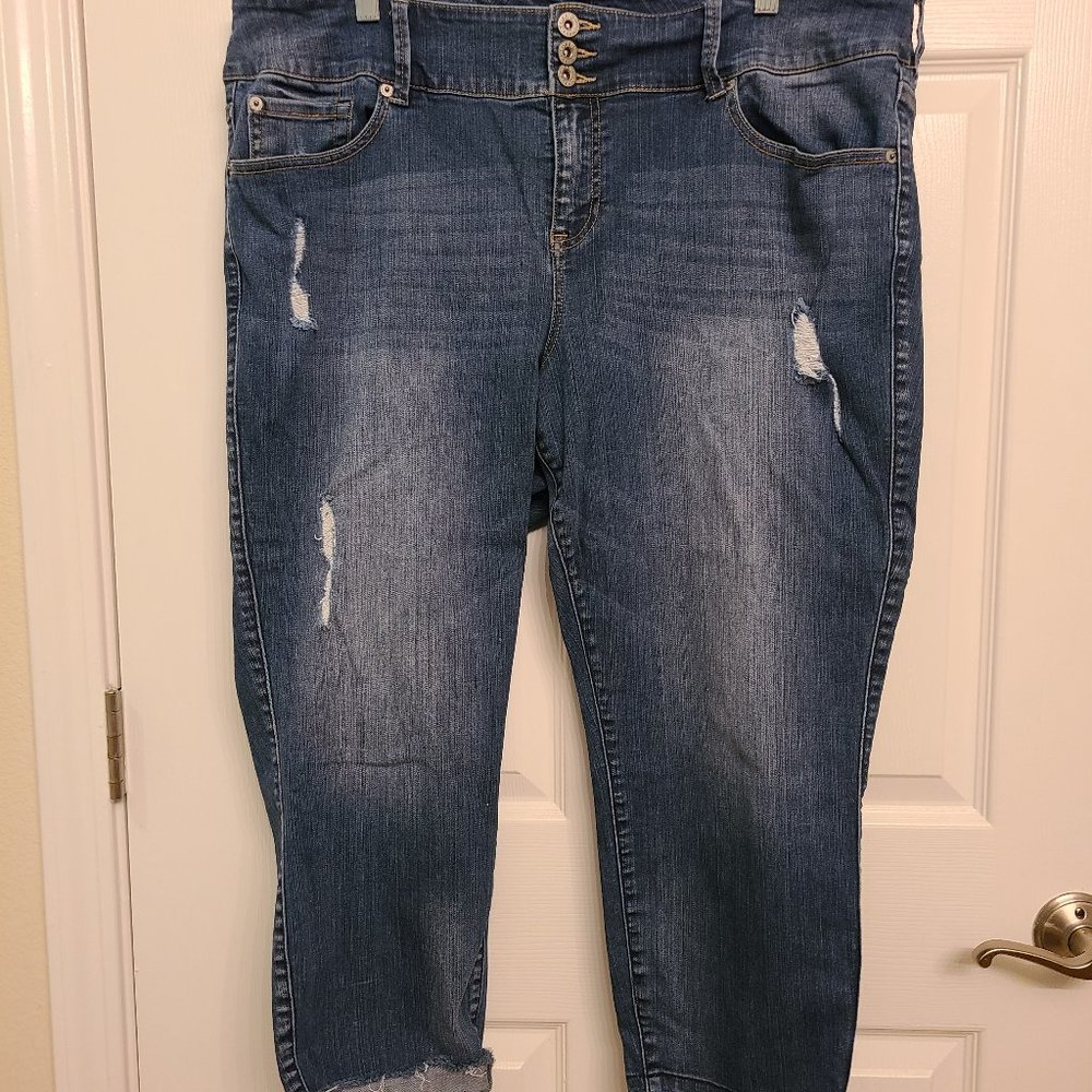 Torrid Medium Wash Boyfriend Jean Raw Edge Distressed Jegging Size 22